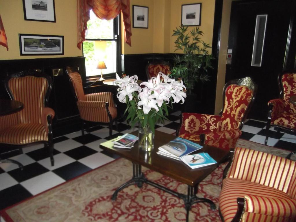 Knockninny Country House & Marina Derrylin エクステリア 写真
